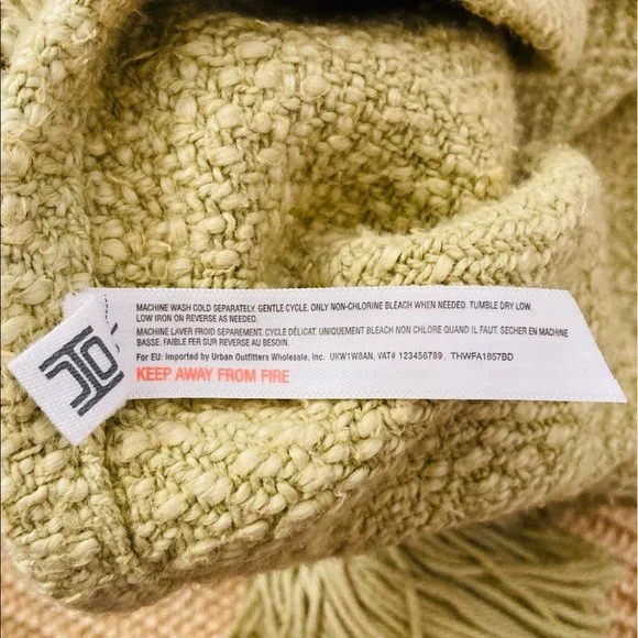Urban Outfitters Rosie Tufted Throw Blanket In Green - Picture 10 of 11